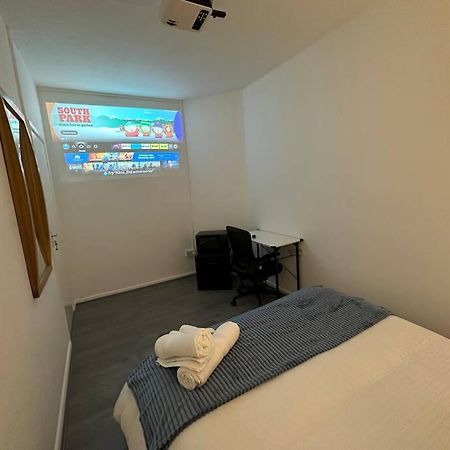 Small Cozy Private Bedroom Zone1 London Eksteriør bilde